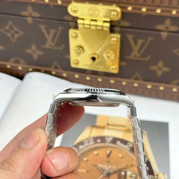 Rolex Land-Dweller