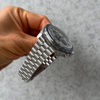 OMEGA – Speedmaster “Snoopy”
